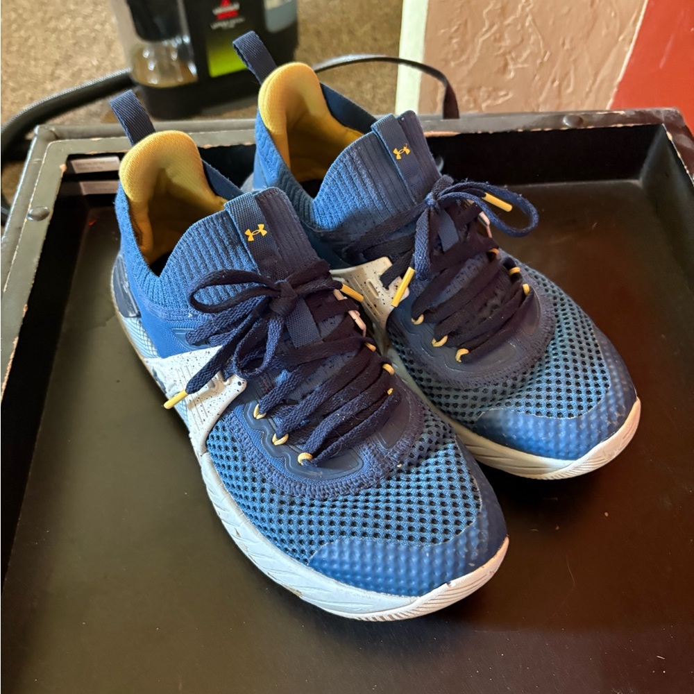 Under Armour Men's Blue Athletic Shoes